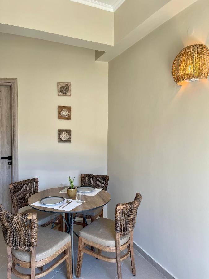 Helen Hotel Poros Town Exterior foto